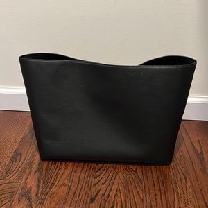 Cuyana tote organization insert in Blacl